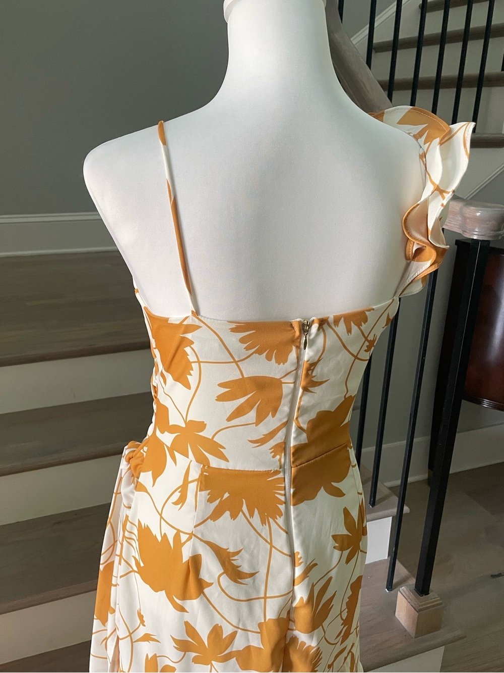 Pepita Pérez Tropical Yellow Floral Tiered Maxi Dress with Cutout - Picture 12 of 16